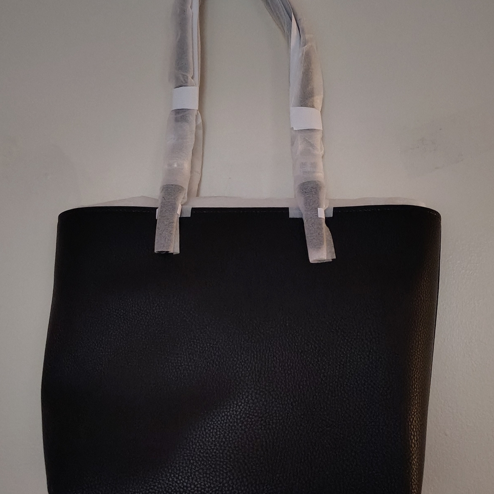 NWT Michael Kors Black Tote Bag 10"H X 11.5"L. - Picture 3 of 4